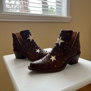 I accidentally purchased these shoes thinking they were a Size 9